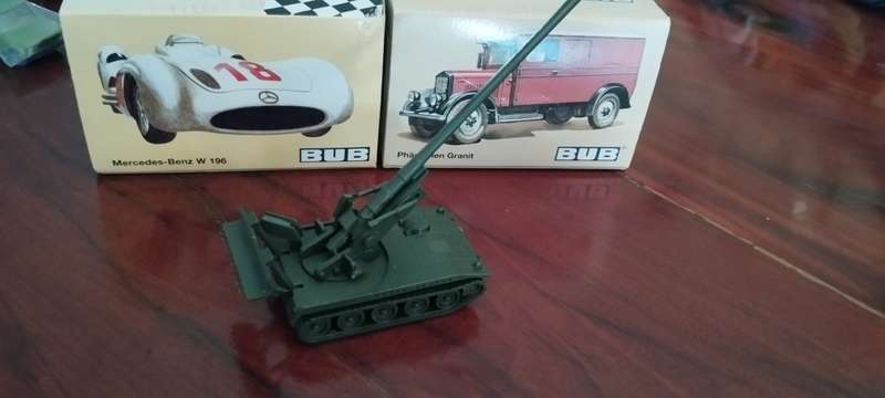 RMM M-110 US Self Propelled 203mm Howitzer - 1/100 Scale