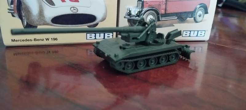 RMM M-110 US Self Propelled 203mm Howitzer - 1/100 Scale