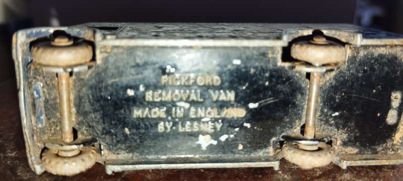 Lesney Matchbox Vintage Pickfords Removal Van No46 - Regular Wheels