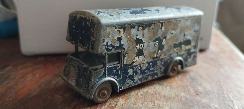 Lesney Matchbox Vintage Pickfords Removal Van No46 - Regular Wheels