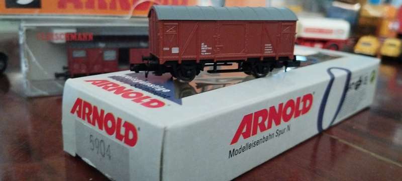 Arnold DB Goods Van - N Gauge