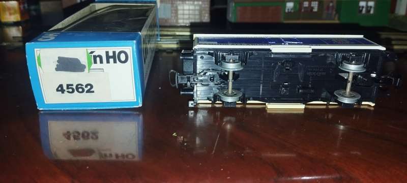 Märklin DB Fosters Beer Van 4562 - HO AC