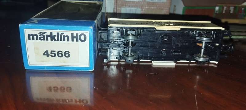 Märklin SJ Refrigerator Van - Wassbröd 4566 - HO AC