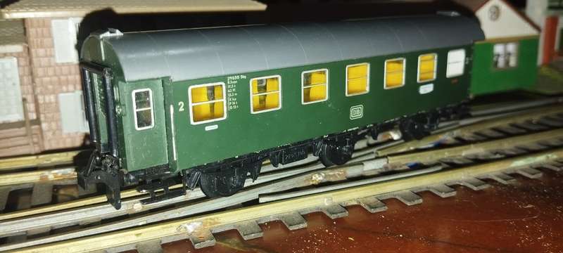 Trix Express DB 2nd Class 3 Axle Coach - HO Scale