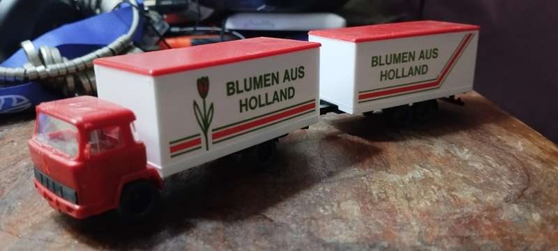 Wiking Magirus Truck & Trailer - Flowers from Holland -  1/87 Scale