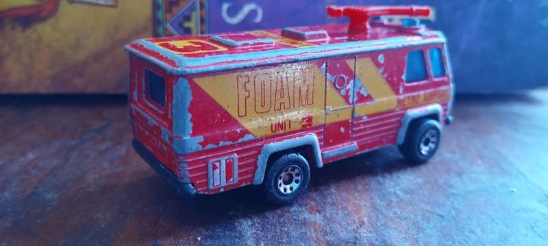 Matchbox Airport Foam Unit / Command Unit