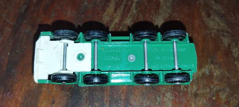 Vintage Matchbox Leyland Petrol Tanker No 32 - Regular Wheels