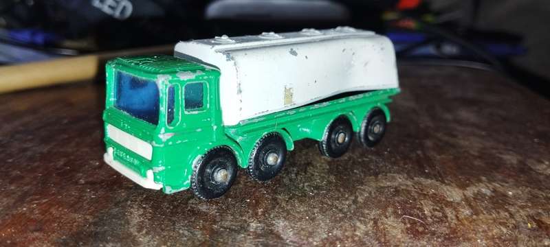 Vintage Matchbox Leyland Petrol Tanker No 32 - Regular Wheels