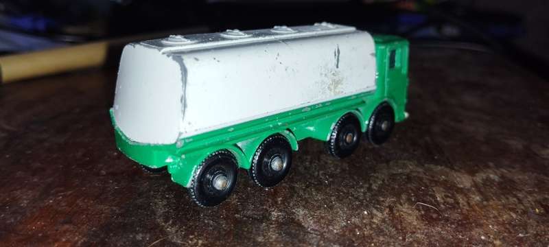 Vintage Matchbox Leyland Petrol Tanker No 32 - Regular Wheels