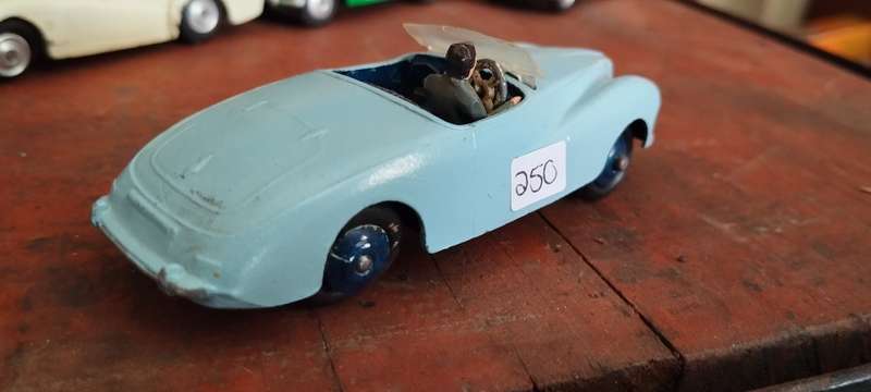 Dinky Toys Sunbeam Alpine 107 - 1/43 Scale