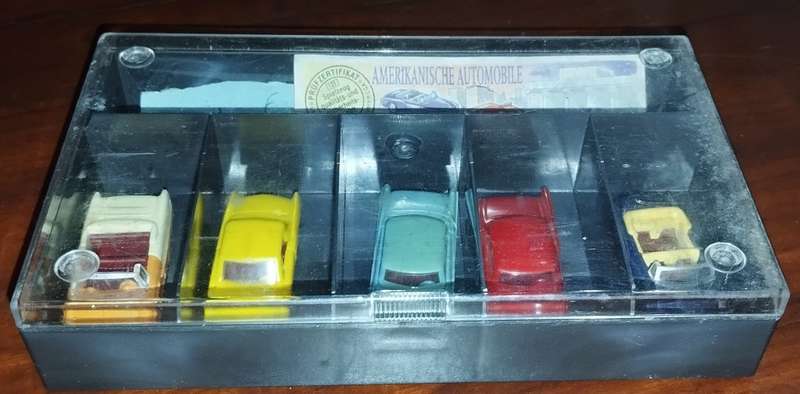 5 x 1950s American Cars Collectors Set - Kinder Surprise - 1/87 Scale