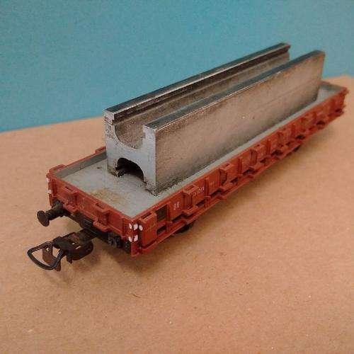 Piko DR Flat Wagon with Load - HO Scale