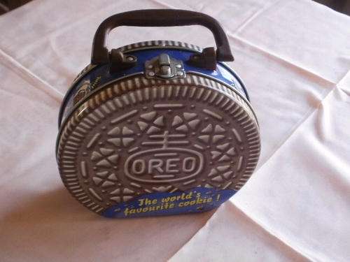 OREO SUIT CASE TIN.