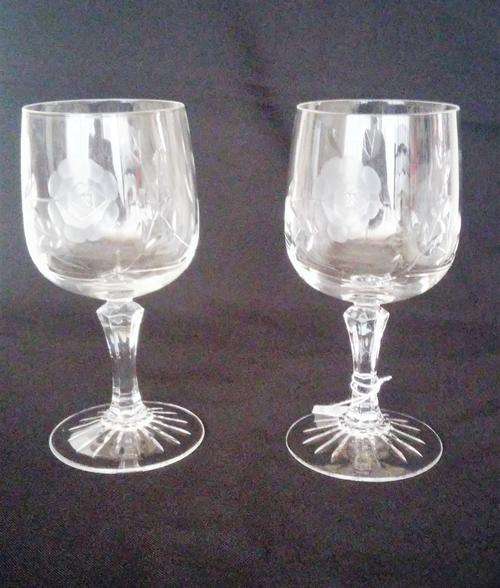 Set x2 Rose Cut Crystal Wine Glasses