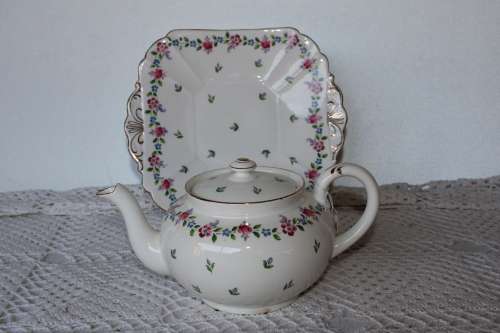 Stunning Part Shelley Chatsworth Tea for Two Tea Set 1920`s