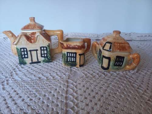 House shape tea set