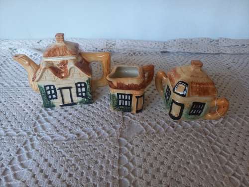 House shape tea set
