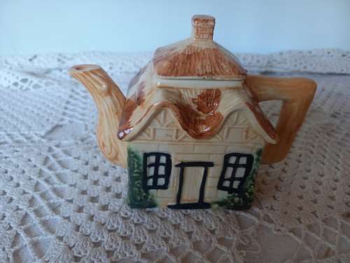 House shape tea set