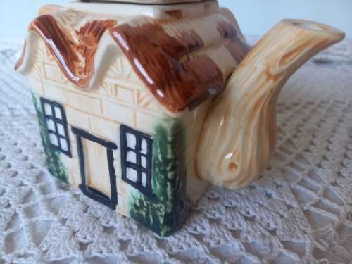 House shape tea set