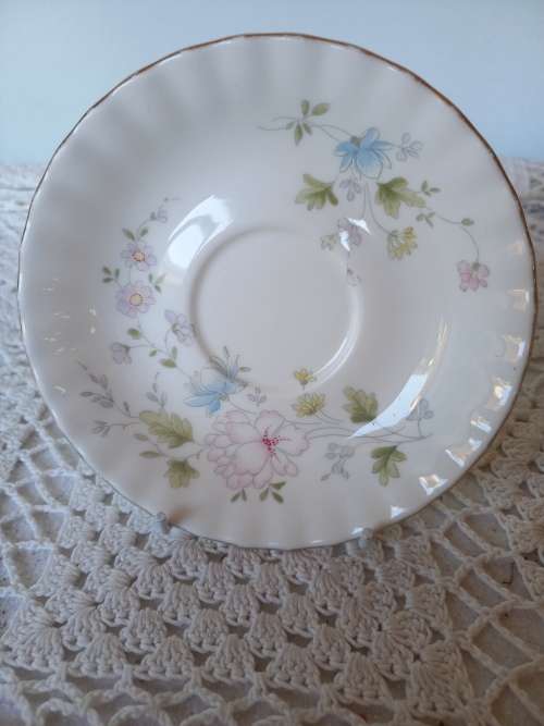 Royal Albert saucer - Meadow Flower (A)