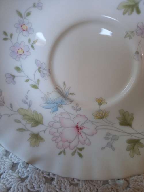 Royal Albert saucer - Meadow Flower (A)