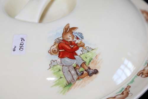 Royal Doulton Bunnykins Food Warmer bowl with lid