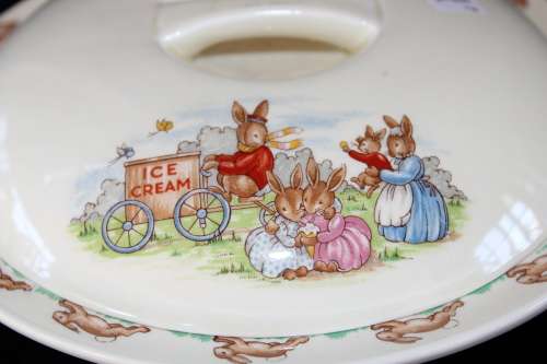 Royal Doulton Bunnykins Food Warmer bowl with lid