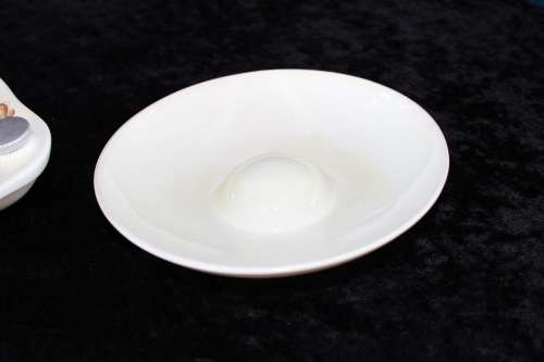 Royal Doulton Bunnykins Food Warmer bowl with lid