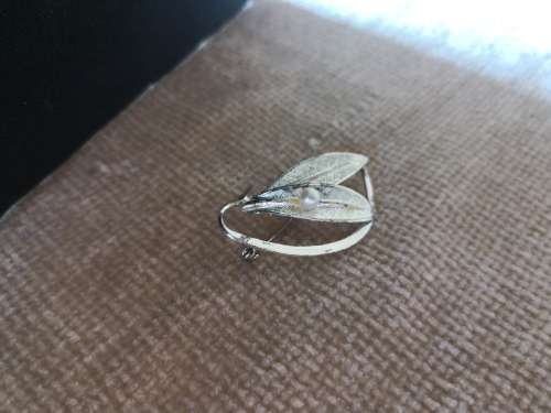 Silver Colour Leaf Broach