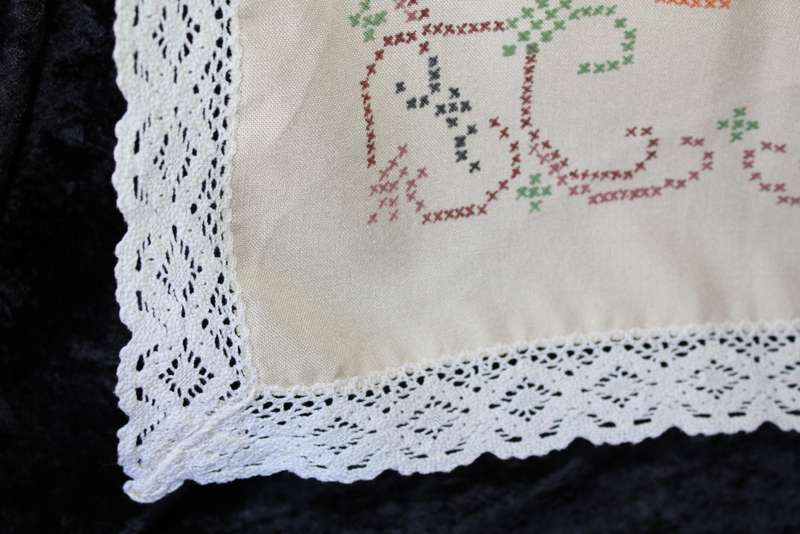 Vintage Square Tea Cloth