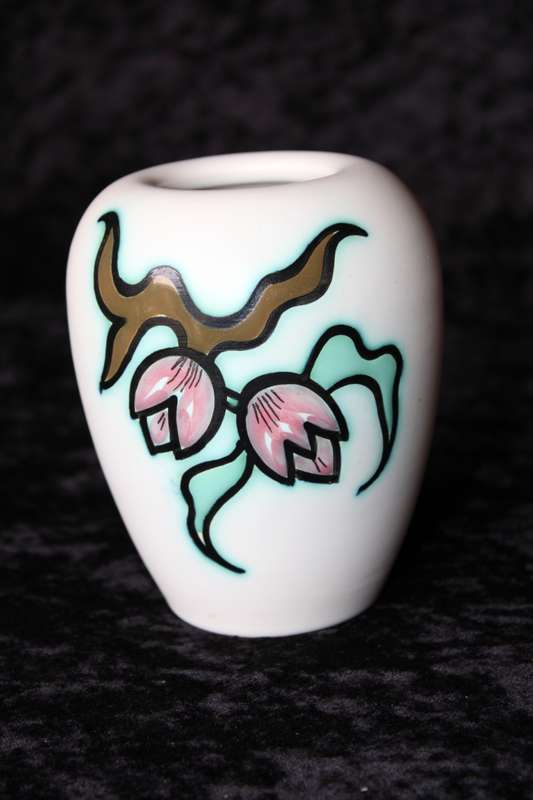 Unusual Gauda Vase