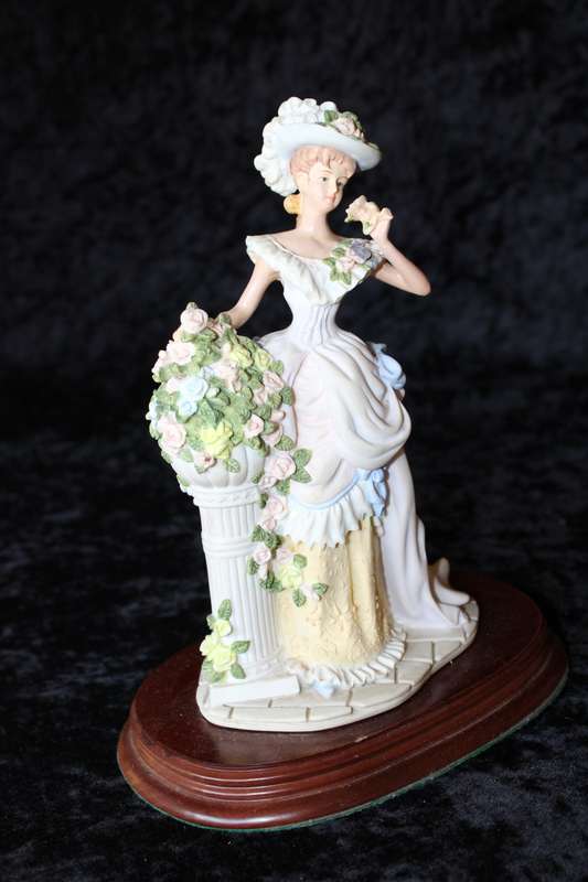 The Leonardo Collection Resin Figurine of a French Lady - Constance 1992
