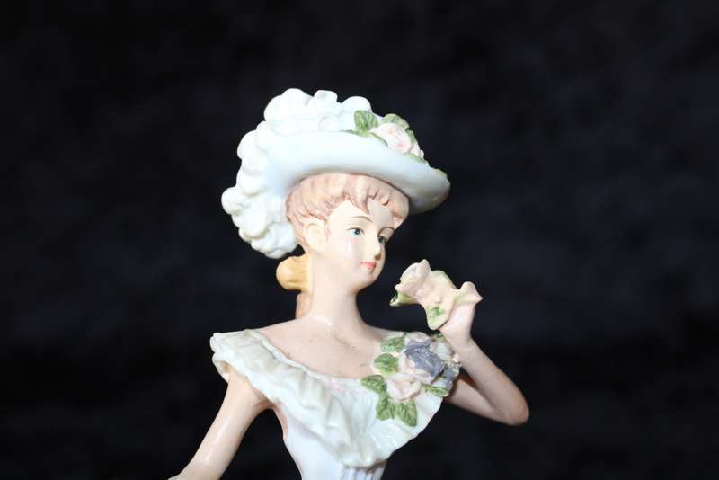 The Leonardo Collection Resin Figurine of a French Lady - Constance 1992