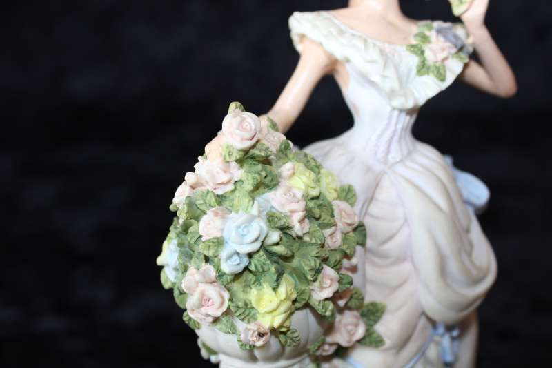 The Leonardo Collection Resin Figurine of a French Lady - Constance 1992