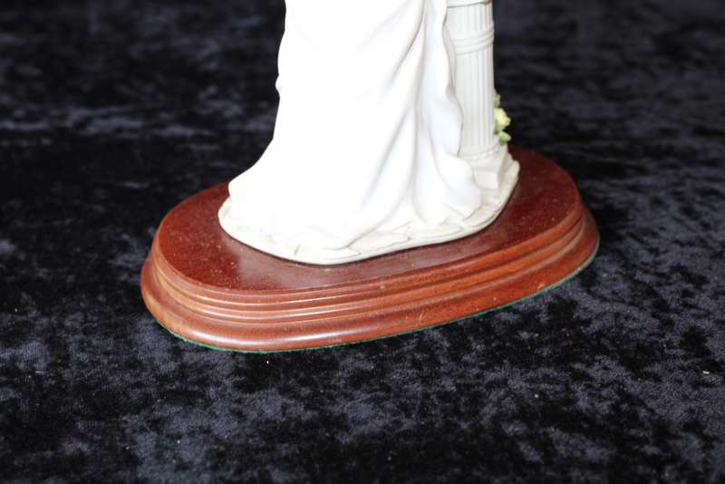 The Leonardo Collection Resin Figurine of a French Lady - Constance 1992