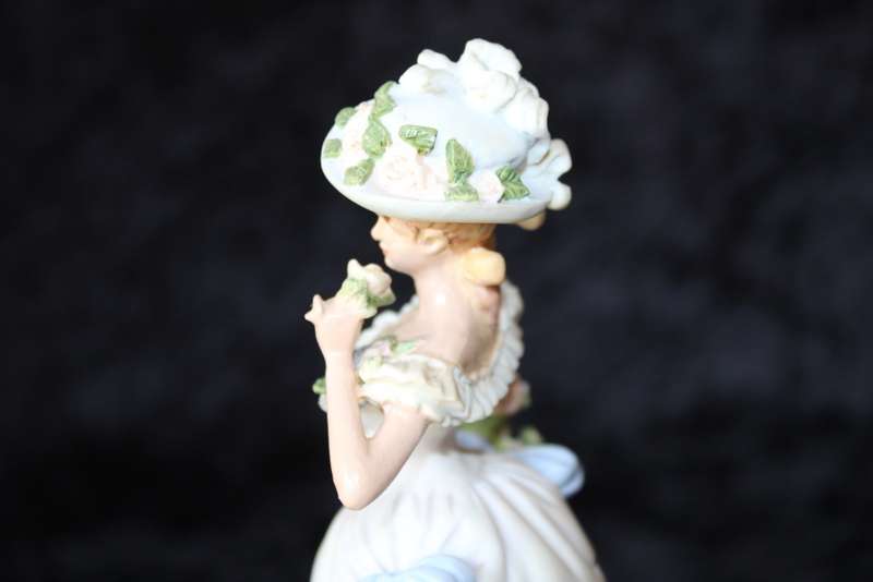 The Leonardo Collection Resin Figurine of a French Lady - Constance 1992