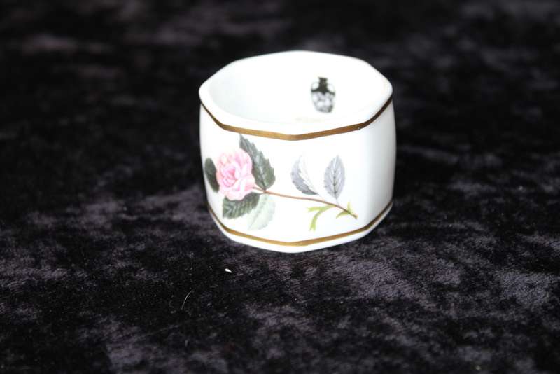 Wedgwood Serviette Holder - Hathaway Rose