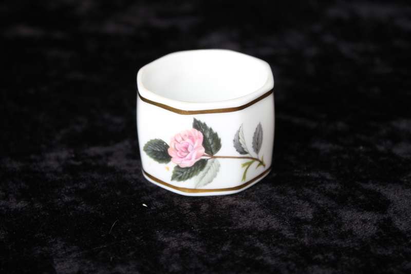 Wedgwood Serviette Holder - Hathaway Rose