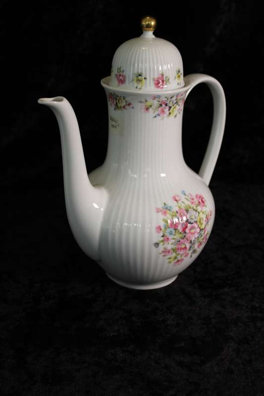 Stunning Bavaria Tea Set (No Trio`s)