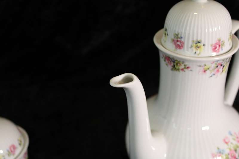 Stunning Bavaria Tea Set (No Trio`s)