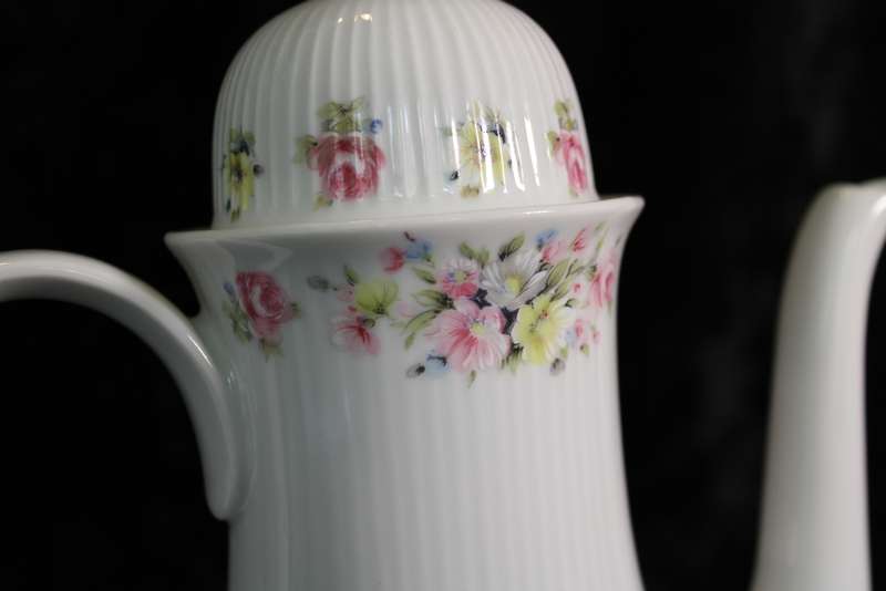 Stunning Bavaria Tea Set (No Trio`s)