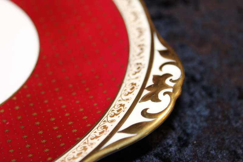 Stunning Shelley Cake Plate
