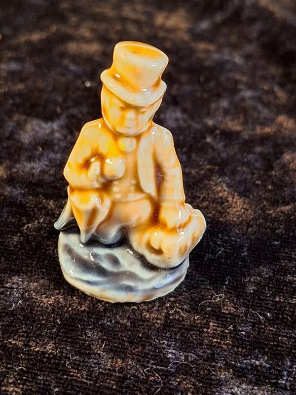 Wade Whimsies - Nursery Rhymes - Dr Foster 1970`s.