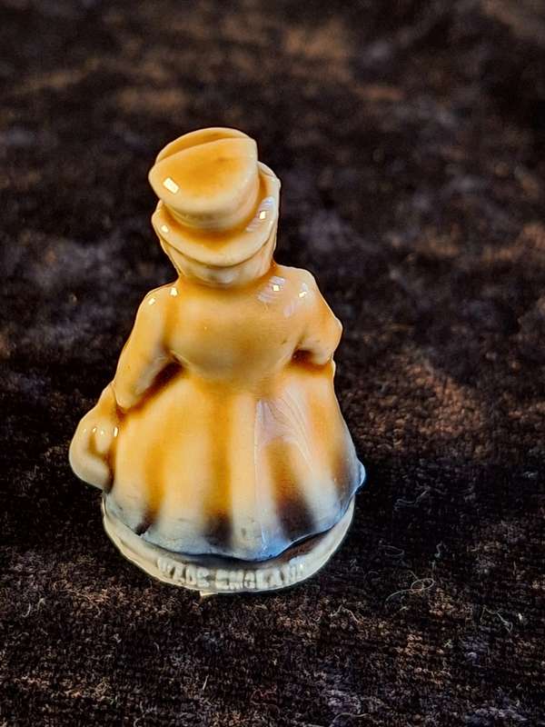 Wade Whimsies - Nursery Rhymes - Dr Foster 1970`s.