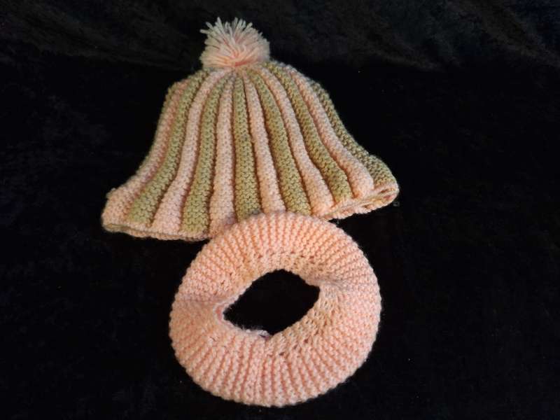 Wool Hand Knitted Teapot Glove and Teapot Saucer Cover