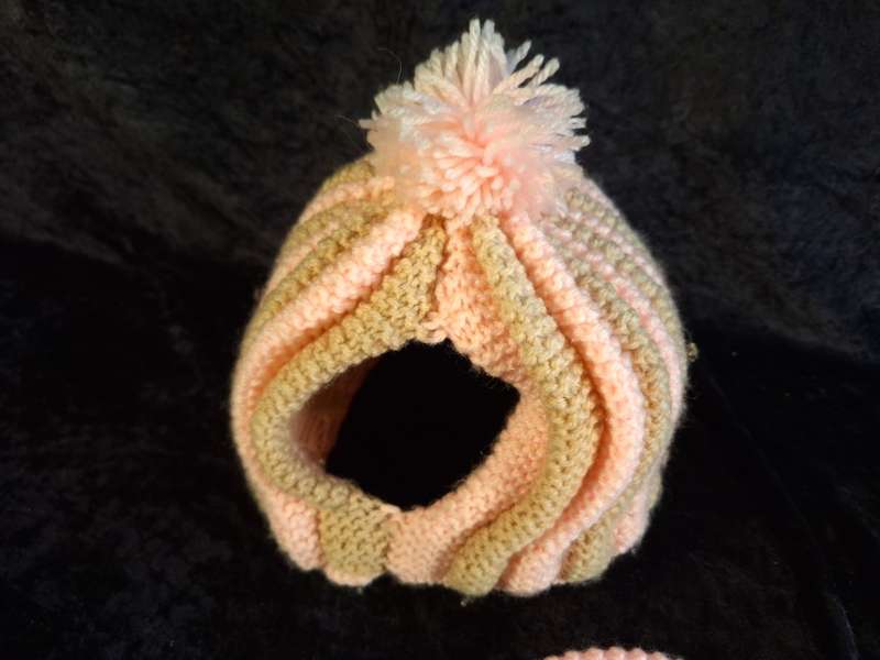 Wool Hand Knitted Teapot Glove and Teapot Saucer Cover
