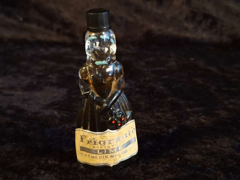 Beautiful Vintage Glass Liquor Bottle.
