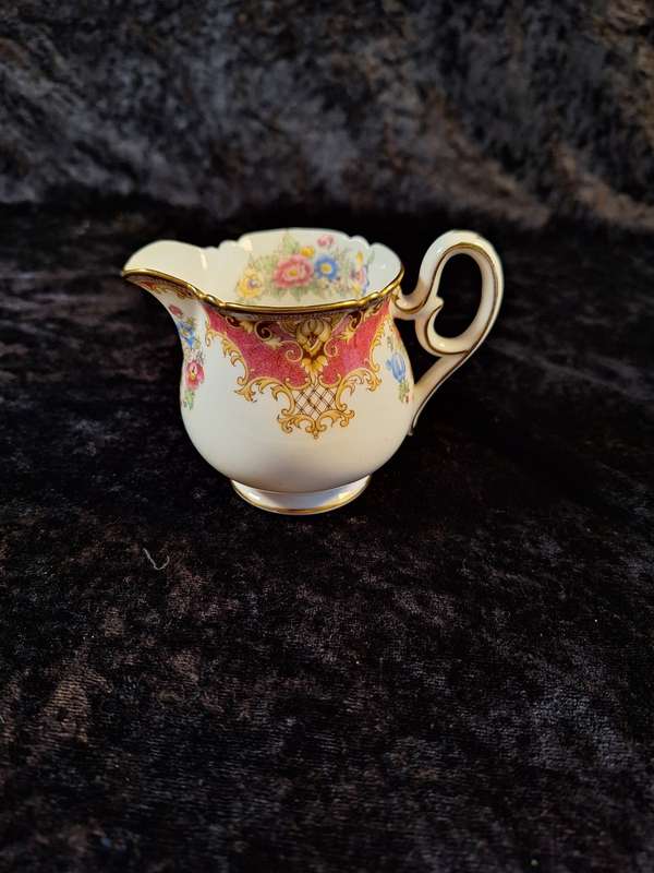 Stunning Shelley - Sheraton Coffee Creamer.