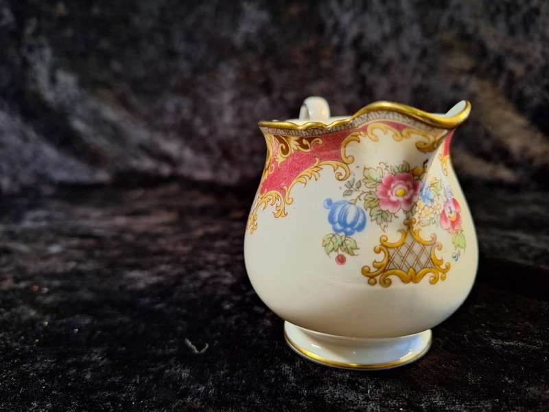 Stunning Shelley - Sheraton Coffee Creamer.