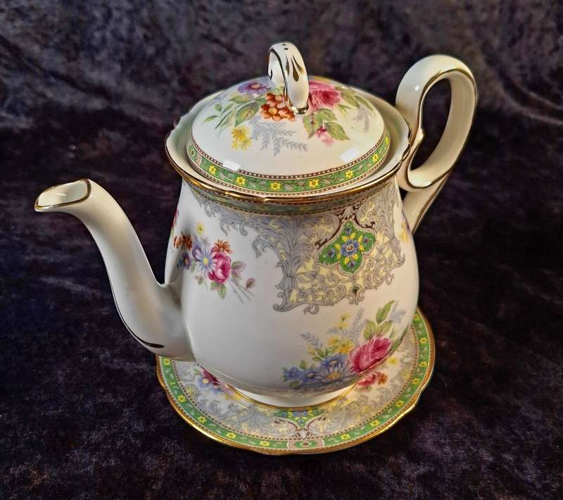 Stunning Shelley - Georgian 13360 Tea for Two Teapot with Saucer.